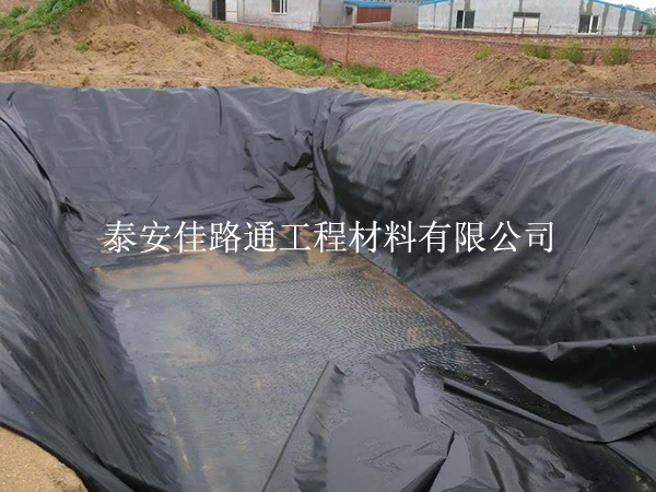 如何發(fā)揮復(fù)合土工膜的防水性能？
