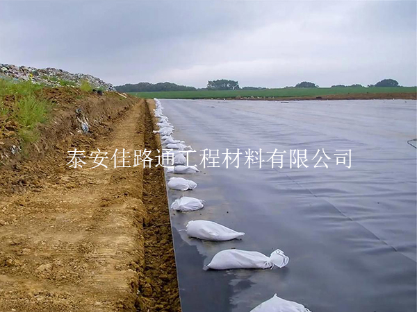 垃圾填埋場(chǎng)防滲膜施工細(xì)節(jié)注意事項(xiàng):確保環(huán)境安全的每一步 垃圾填埋場(chǎng)防滲膜施工細(xì)節(jié)注意事項(xiàng):確保環(huán)境安全的每一步
